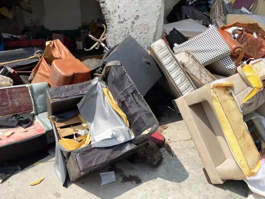 1727596307134986.jpg 沙發(fā).jpg